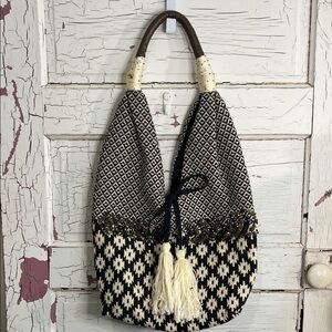 ANTHROPOLOGIE Jasper & JEERA Black and Cream Patterned Knit Bag w/ Tassels